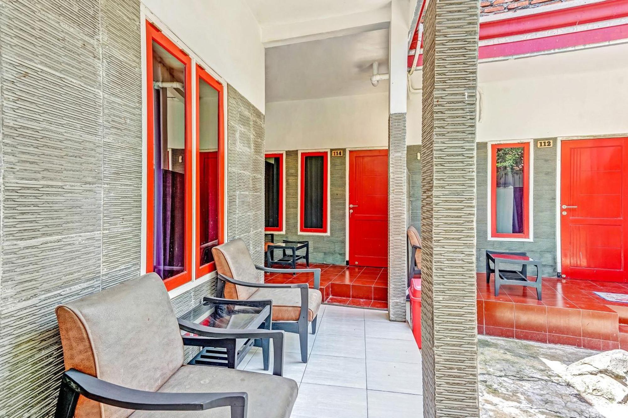 Hotel Kalimantan Surabaja Zewnętrze zdjęcie