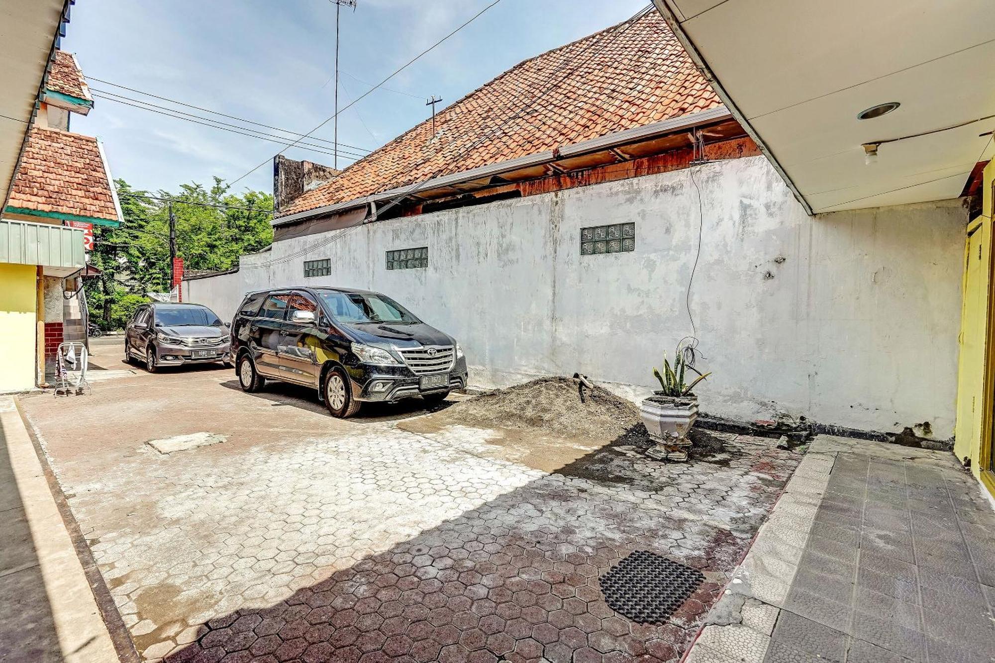 Hotel Kalimantan Surabaja Zewnętrze zdjęcie